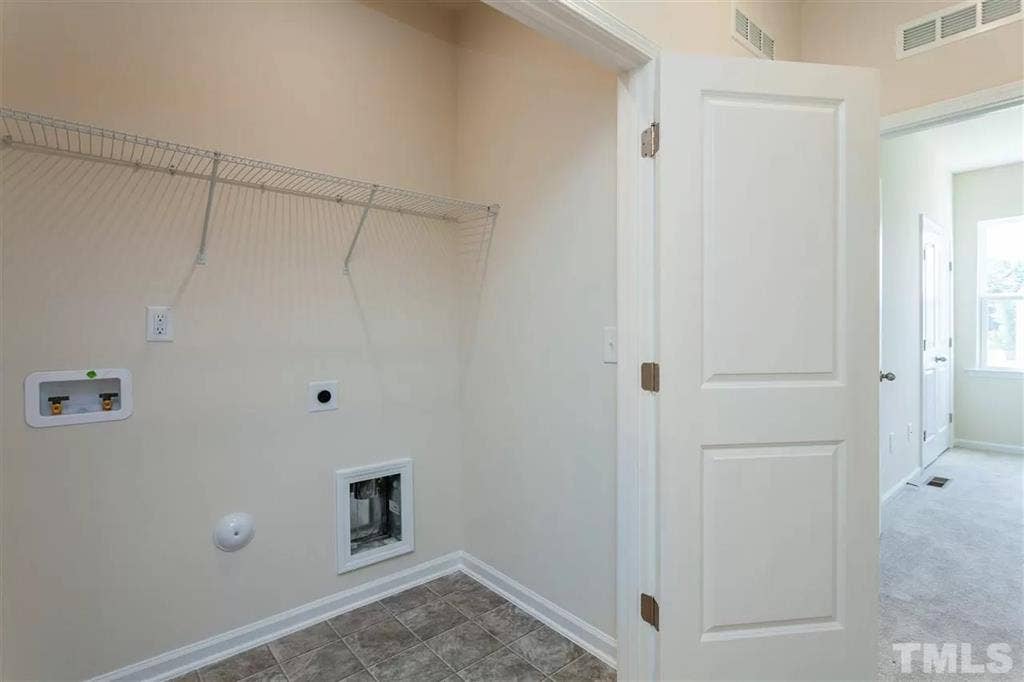 4 BR in Apex