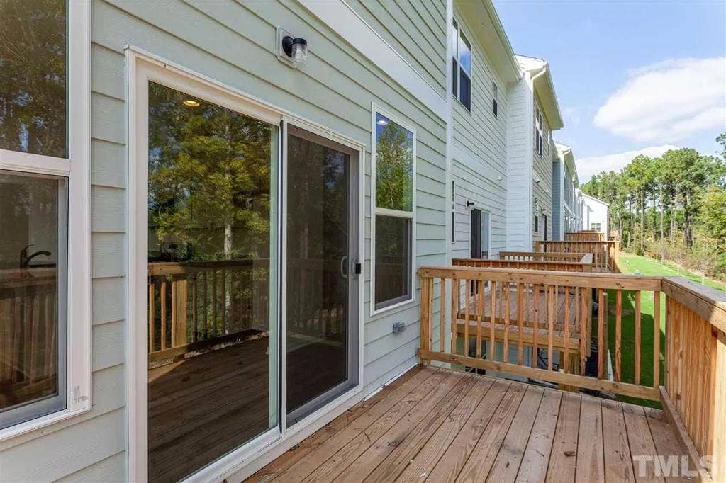 4 BR in Apex
