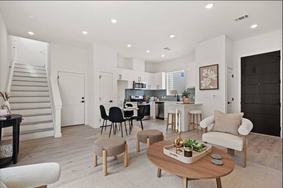 2 BR in Austin