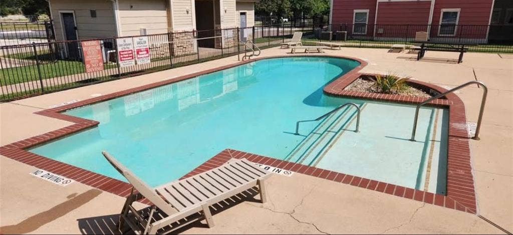 4 BR in Austin