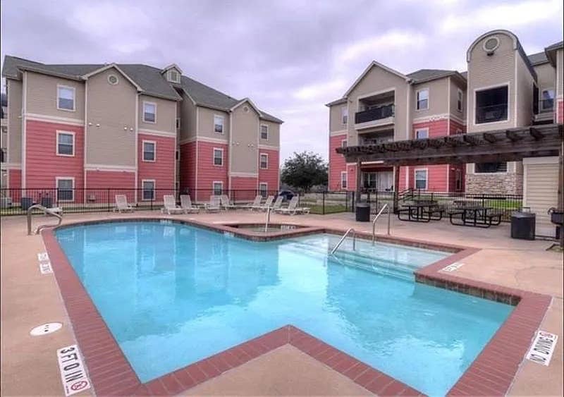 4 BR in Austin