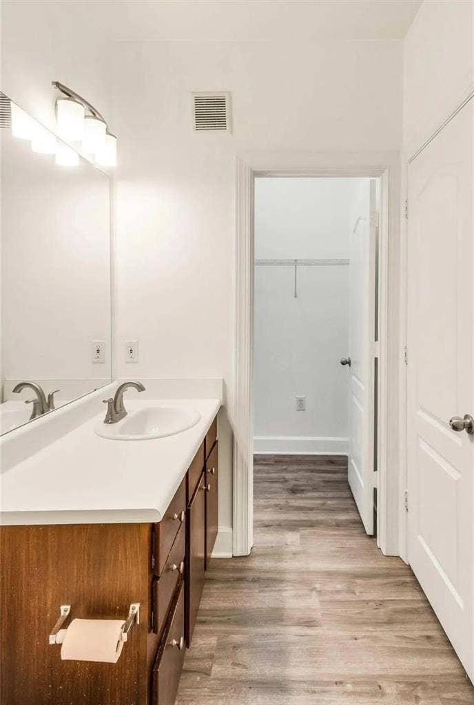 4 BR in Austin