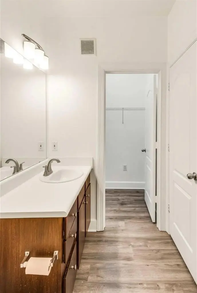 4 BR in Austin