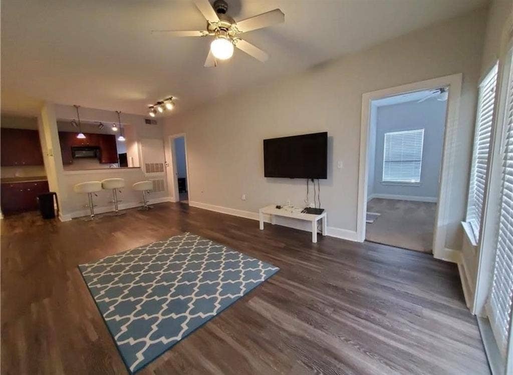 4 BR in Austin