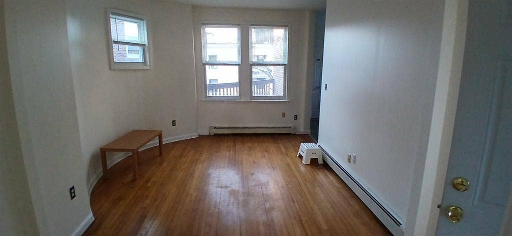 2 bedrooms in 3br/1bath in Allston