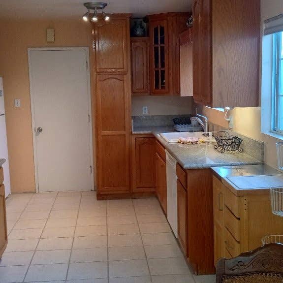 $980 / 1br Northridge- Quiet area