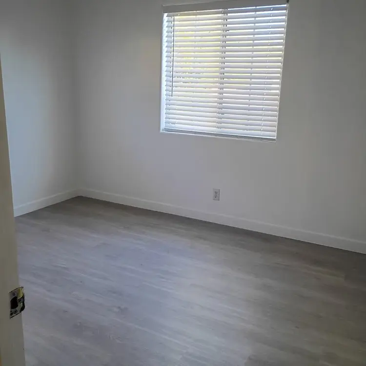 $980 / 1br Northridge- Quiet area