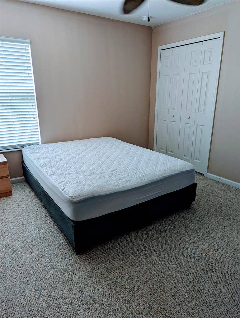 Room For Rent