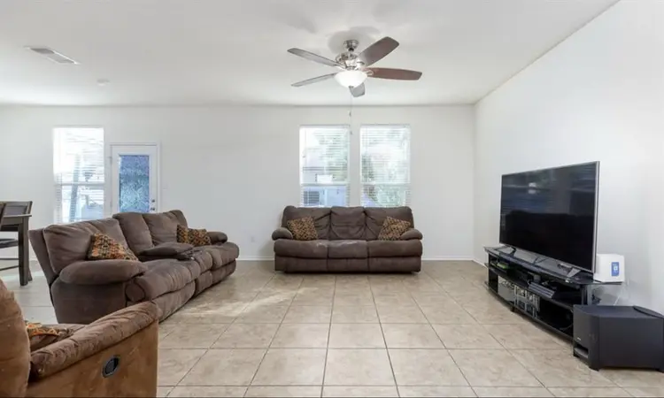 Master Bedroom for Rent $800/month