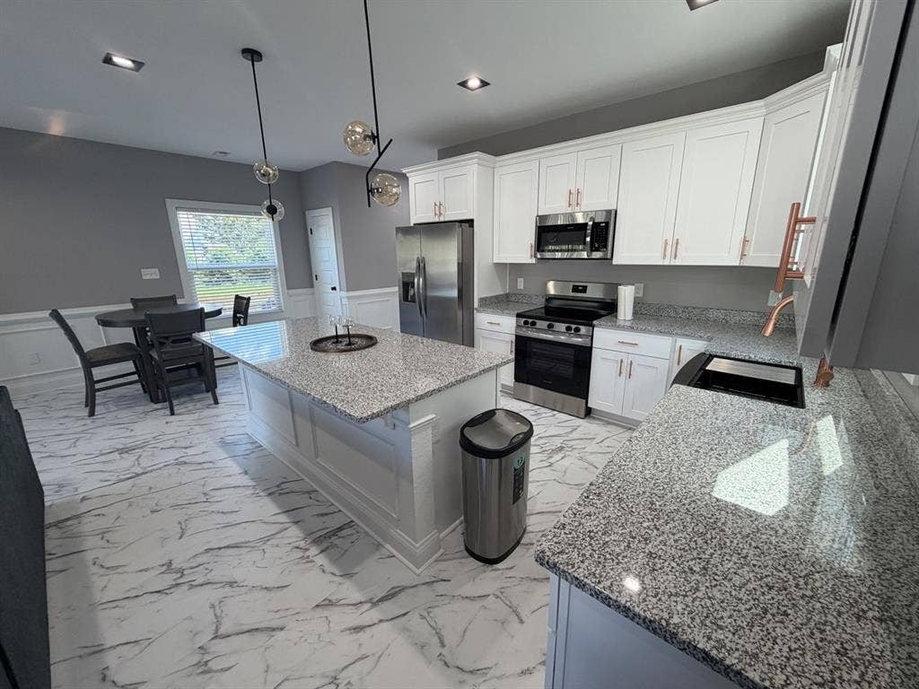 Furnished rooms, Utilities Included