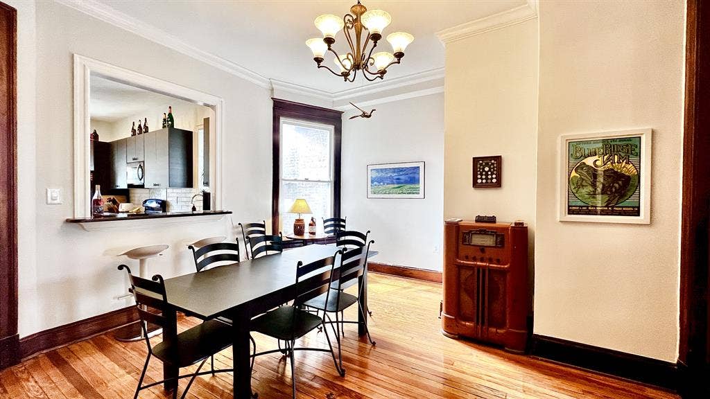 Bright, Light Filled Room for Rent