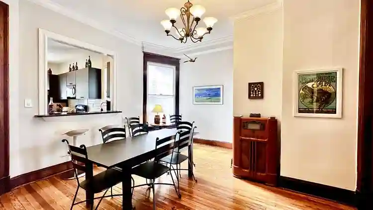 Bright, Light Filled Room for Rent
