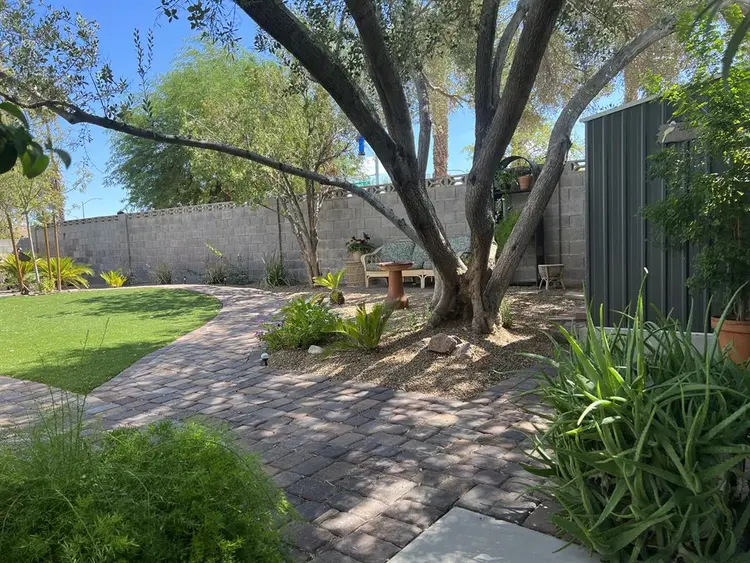 Room on Paradise