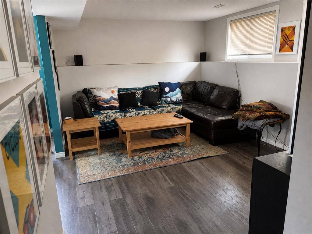 Bright Basement w/ Private Kitchen