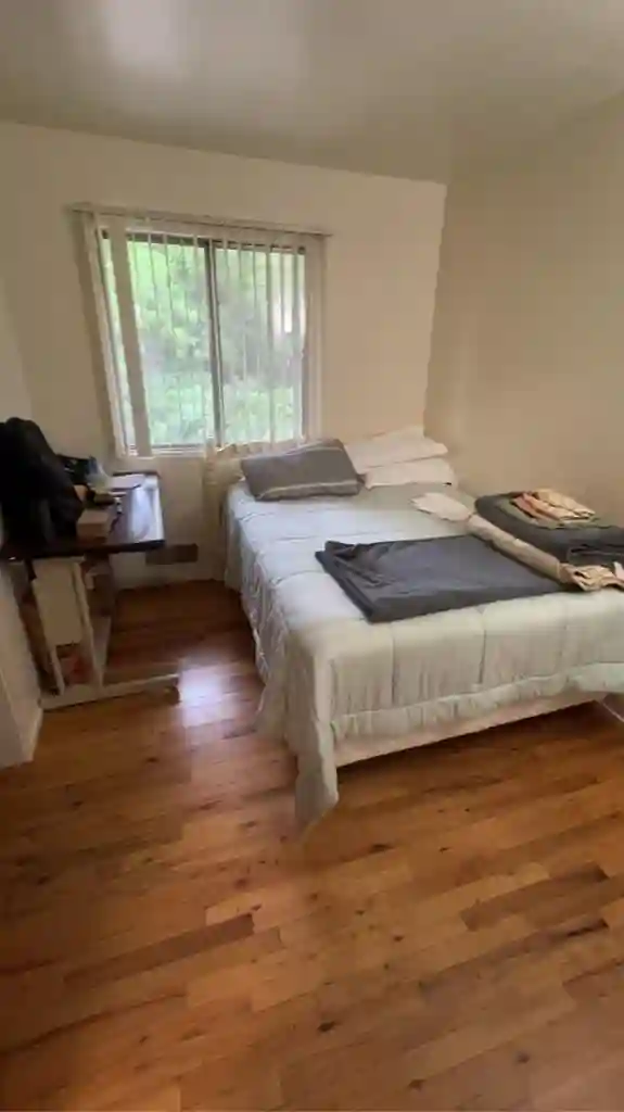 Fully furnished room for rent