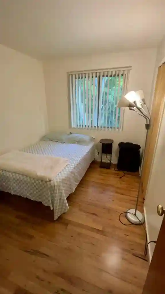 Fully furnished room for rent