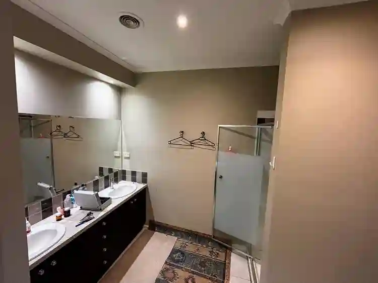 Master Bedroom with Ensuite + AC