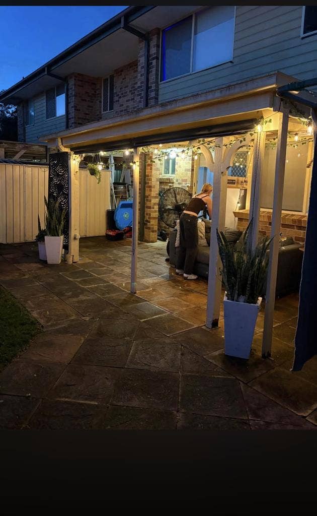 Room avail a beautiful home benowa