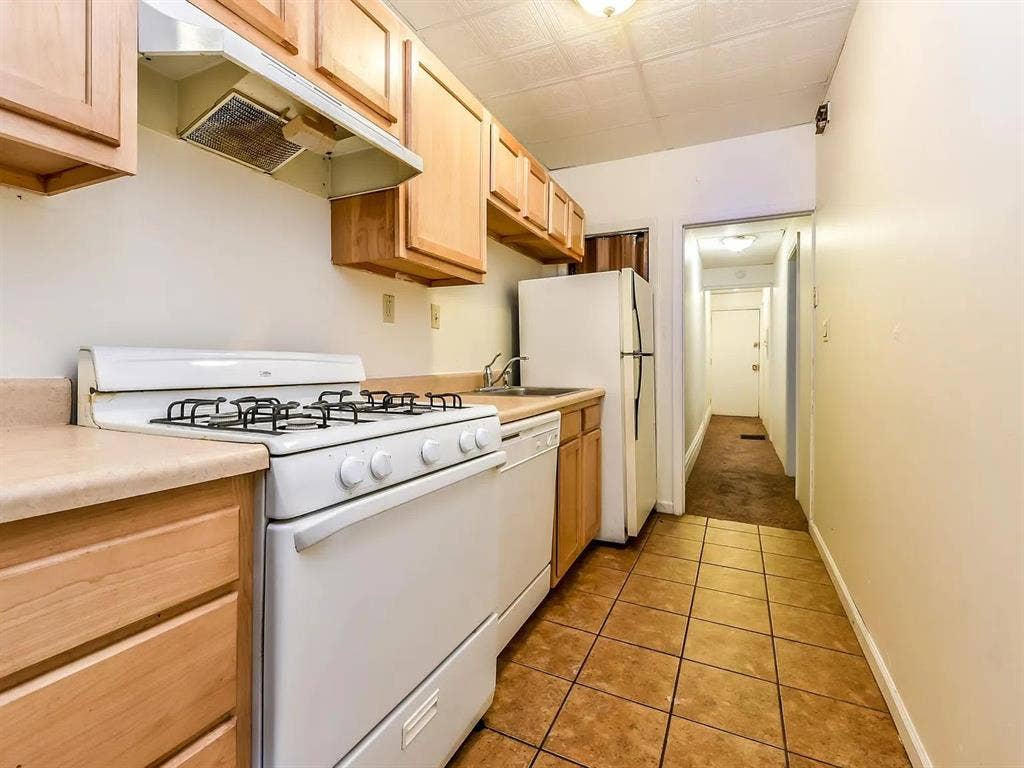roommate to join us 3 bed 3 bath