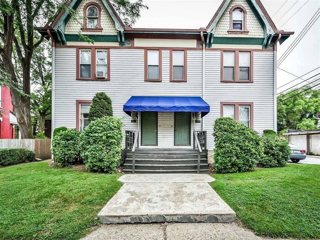 roommate to join us 3 bed 3 bath