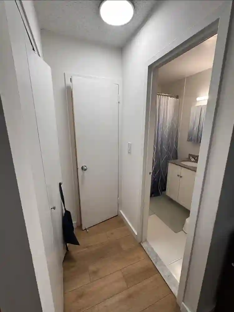 Large studio with Kitchen