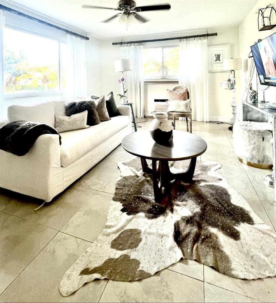 1/1 East Boca. Pets Ok. Flex Terms