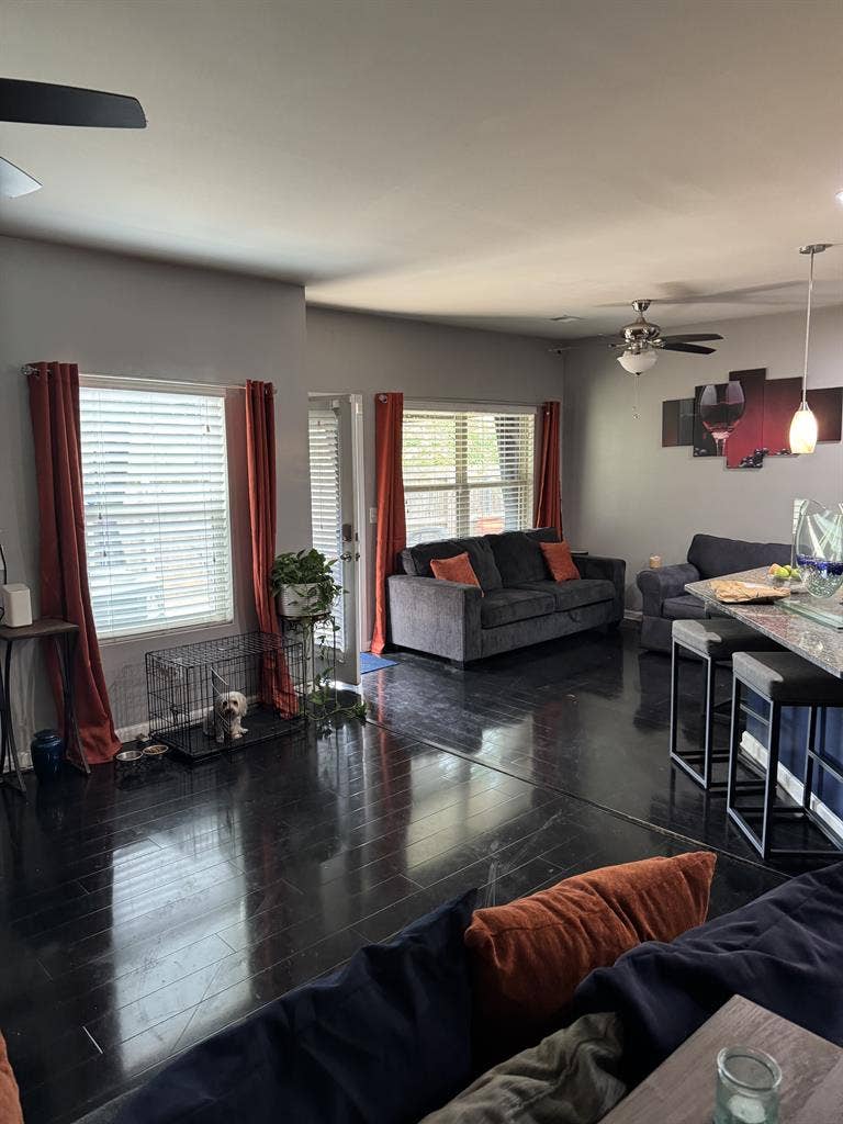 Looking for a male roommate