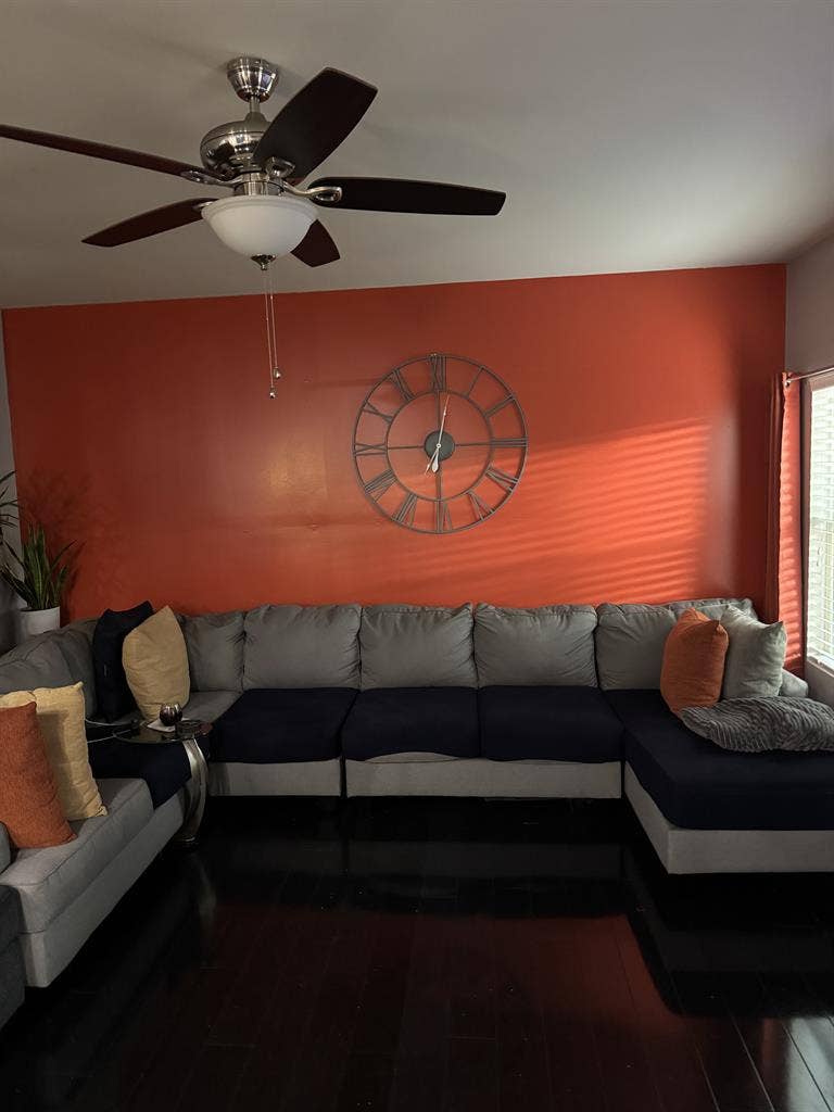 Looking for a male roommate