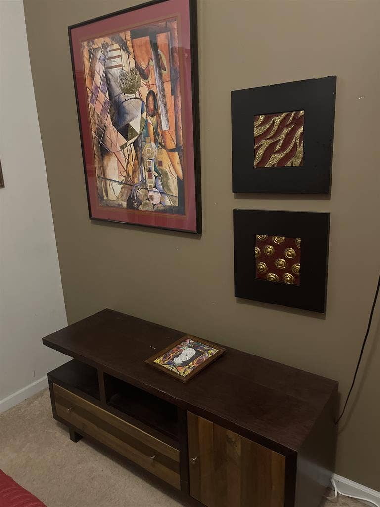 Looking for a male roommate