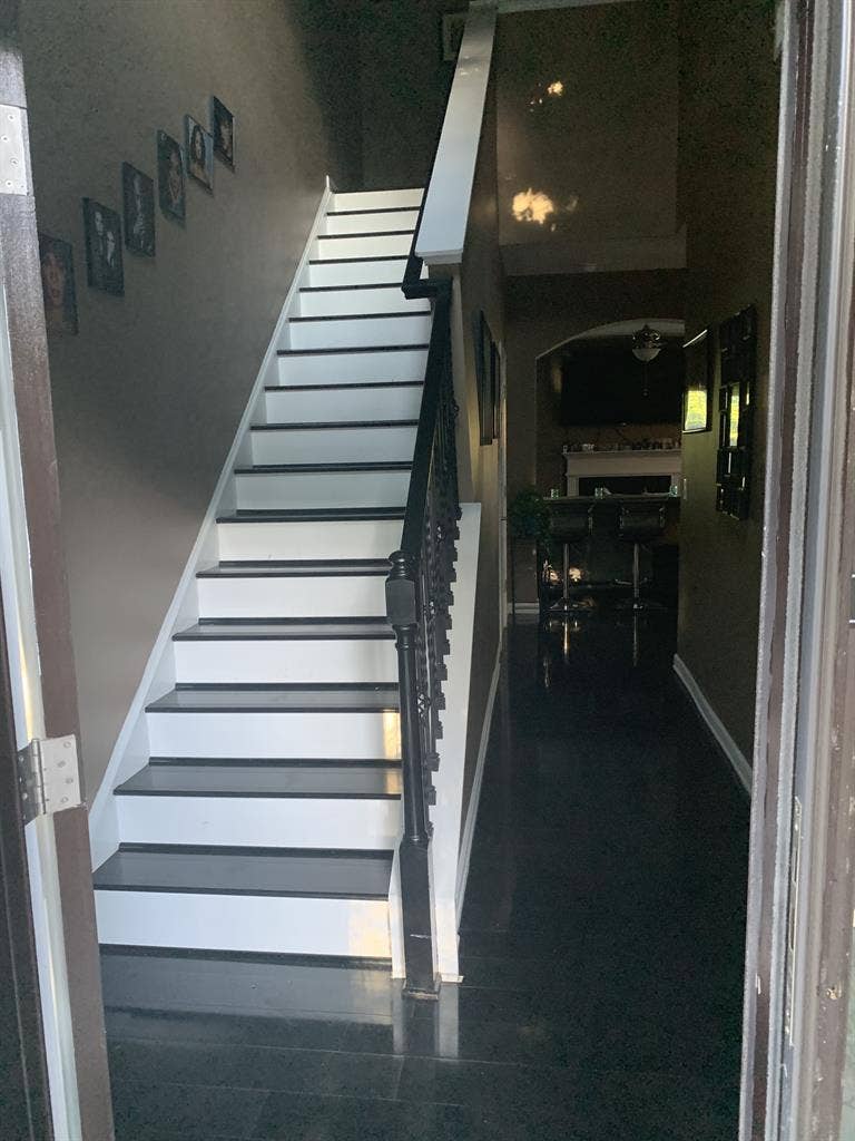 Looking for a male roommate