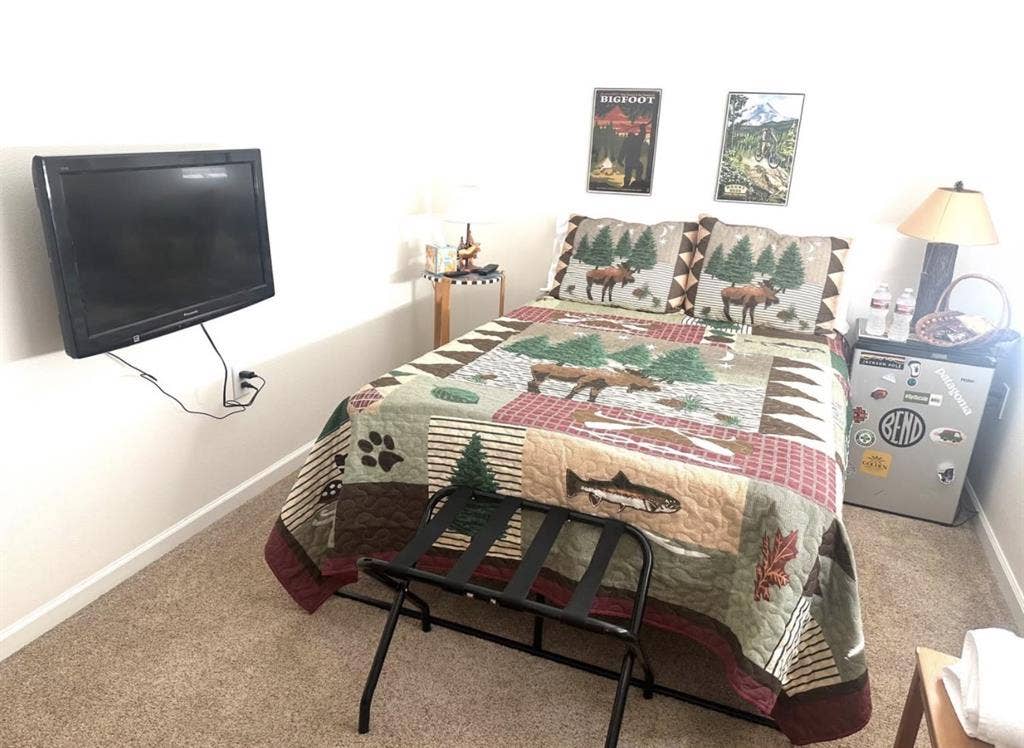 Peaceful Room for Rent SE Bend