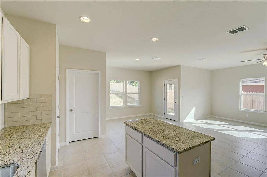4 BR in Kyle