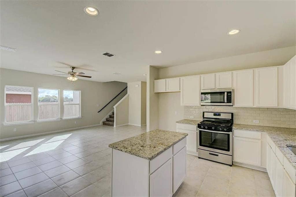 4 BR in Kyle