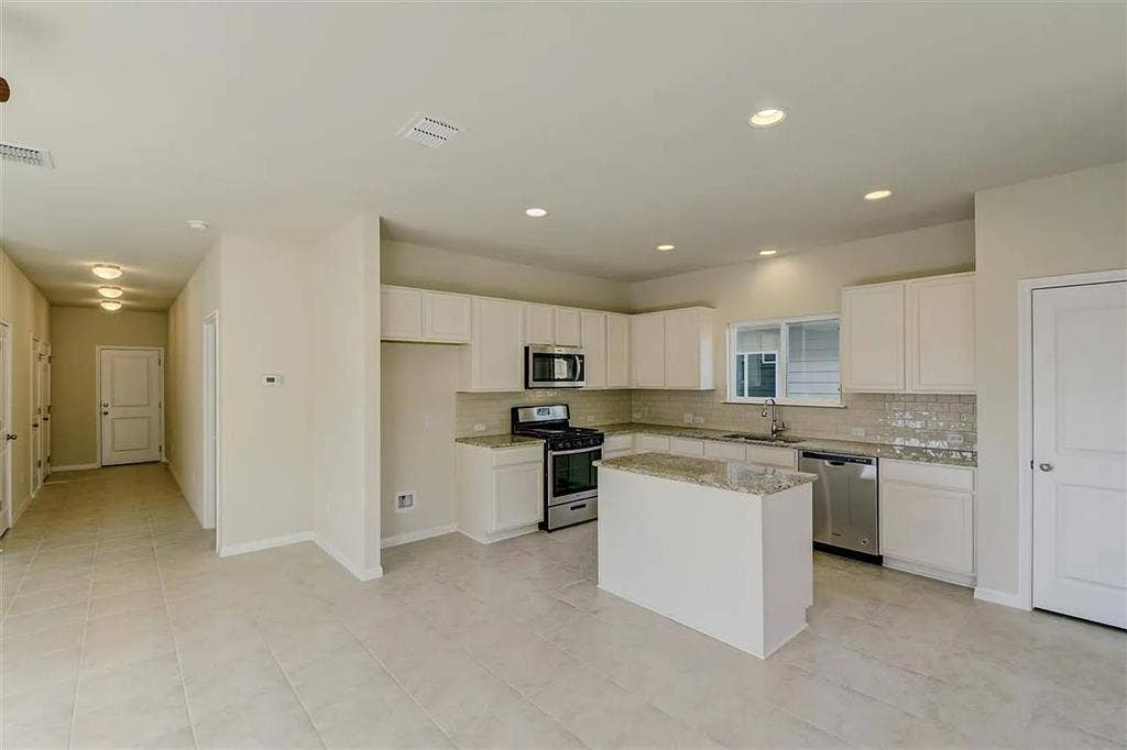 4 BR in Kyle