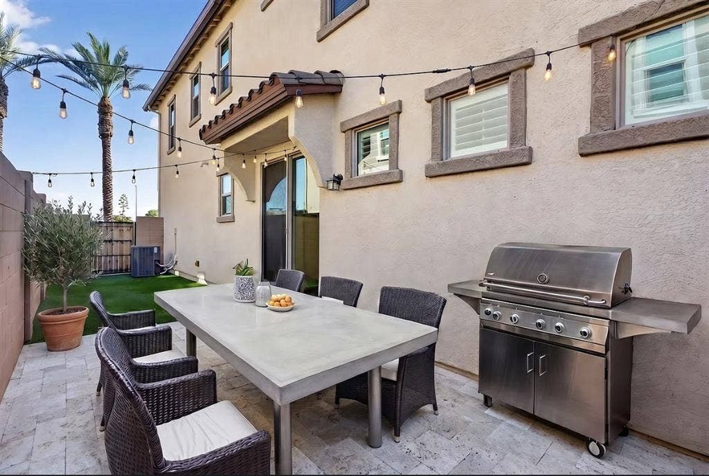 Looking for East Mesa Roommate