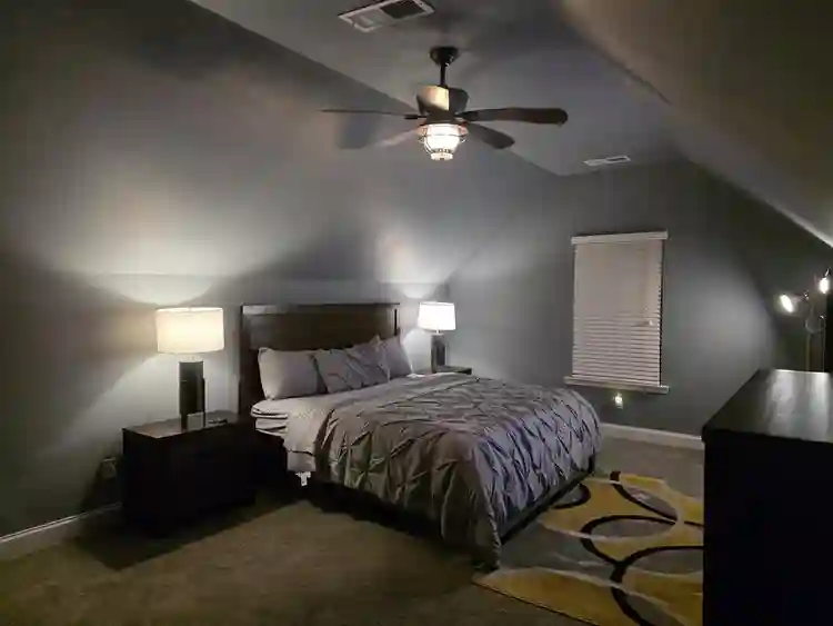 In need of quality roommates
