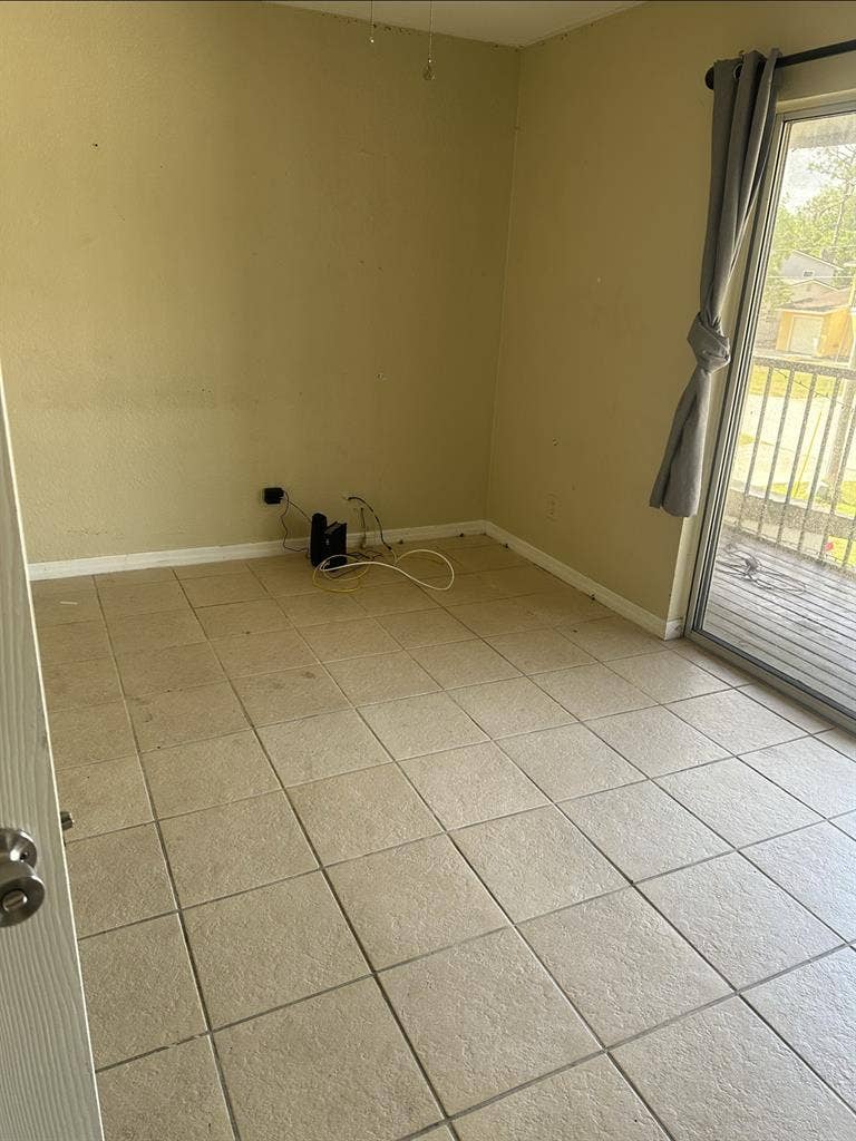 PRIVATE BEDROOM, BATHROOM,BALCONY