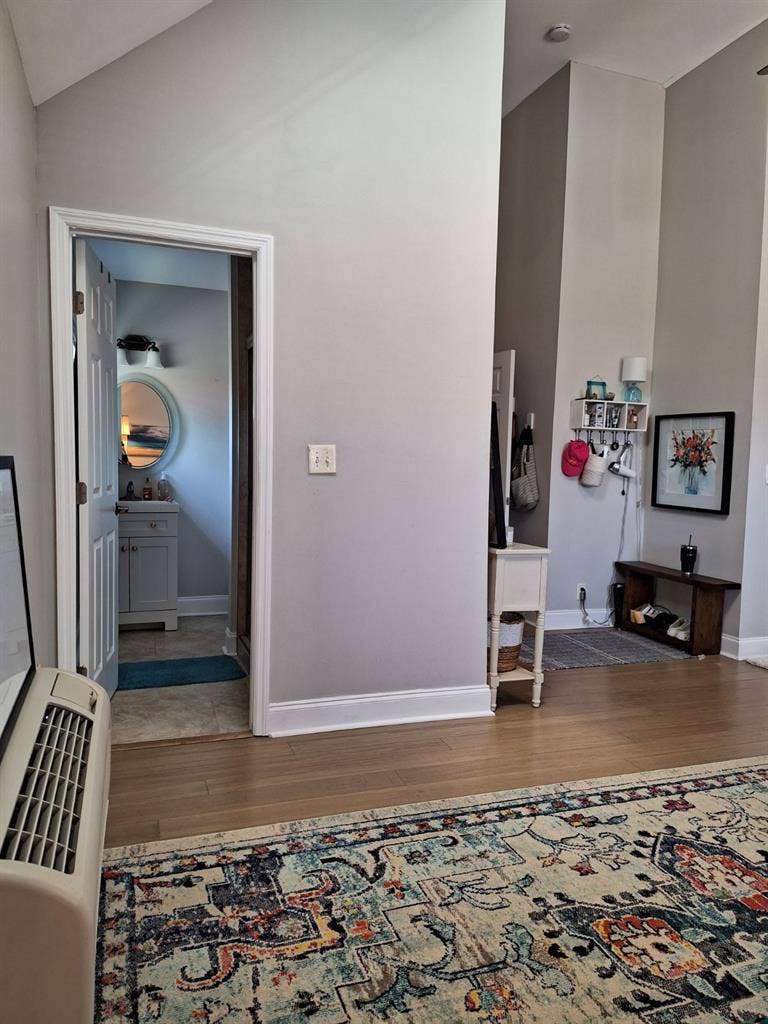 1 bedroom / 1 bathroom