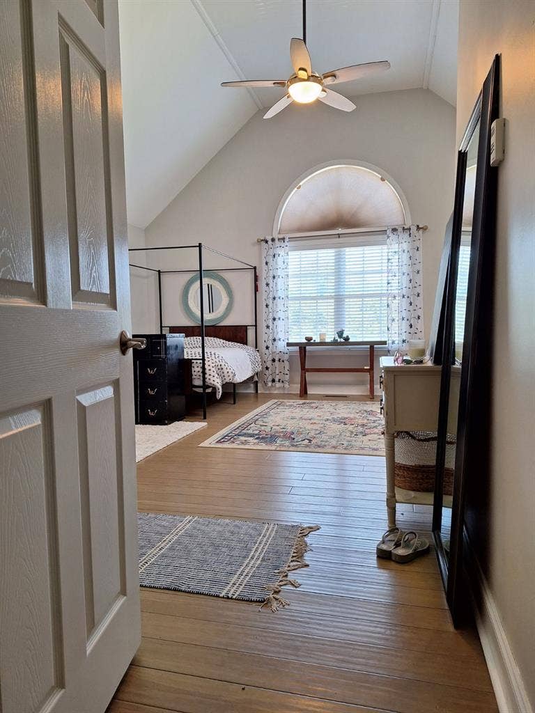 1 bedroom / 1 bathroom