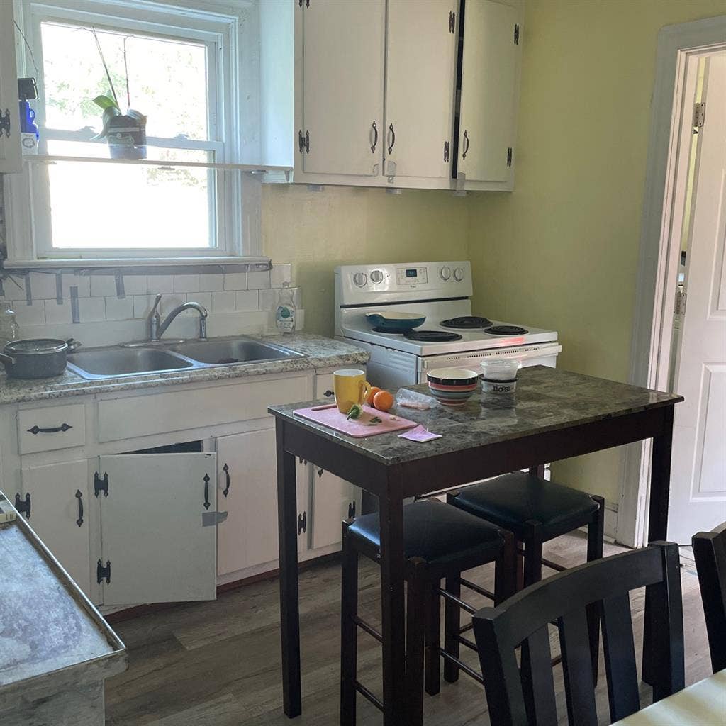 Roommate $850