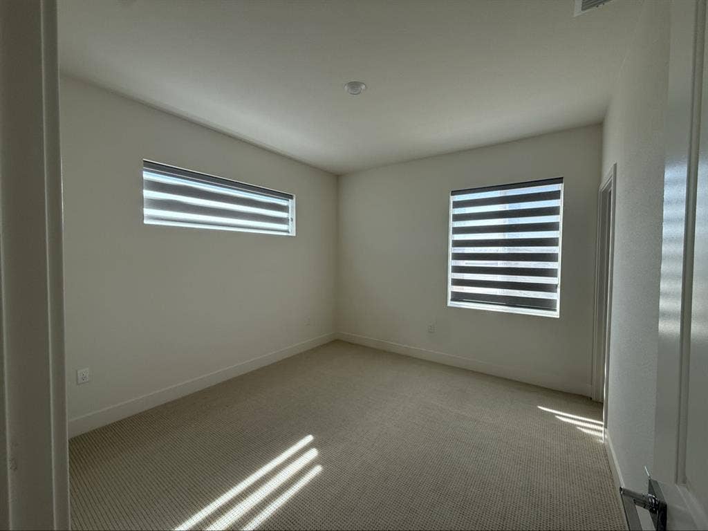 Dublin Newer Home – Room for Rent