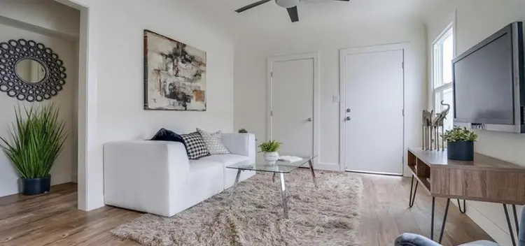 looking for a new Roomie!