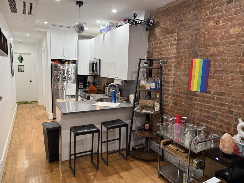 Looking for Roommate for Sept 1st