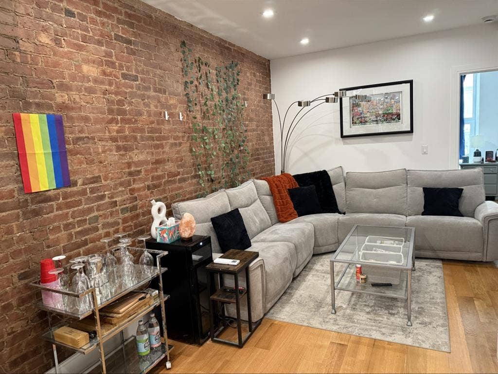 Looking for Roommate for Sept 1st