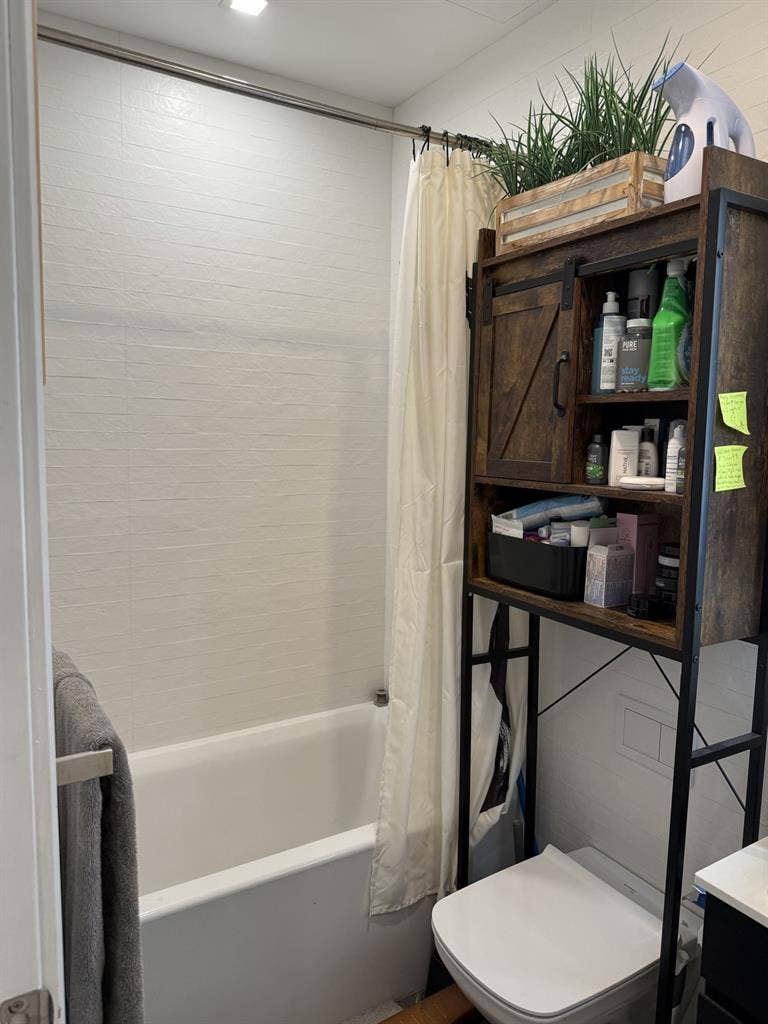 Looking for Roommate for Sept 1st