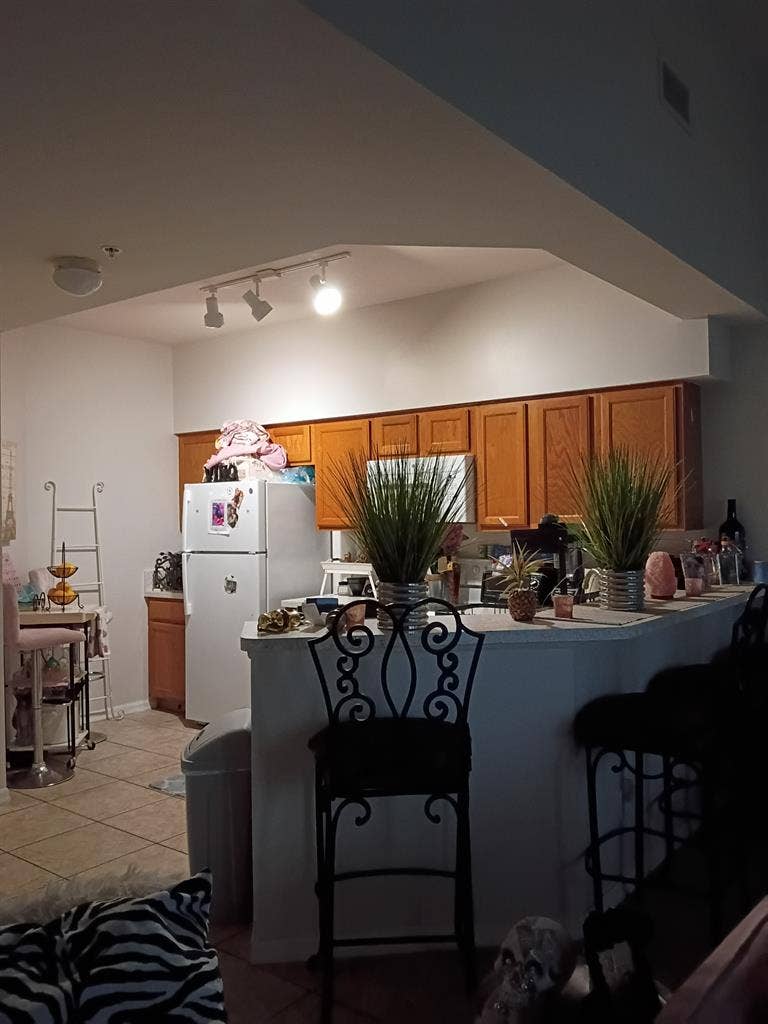 Room for rent large apartment