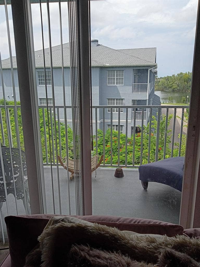 Room for rent large apartment