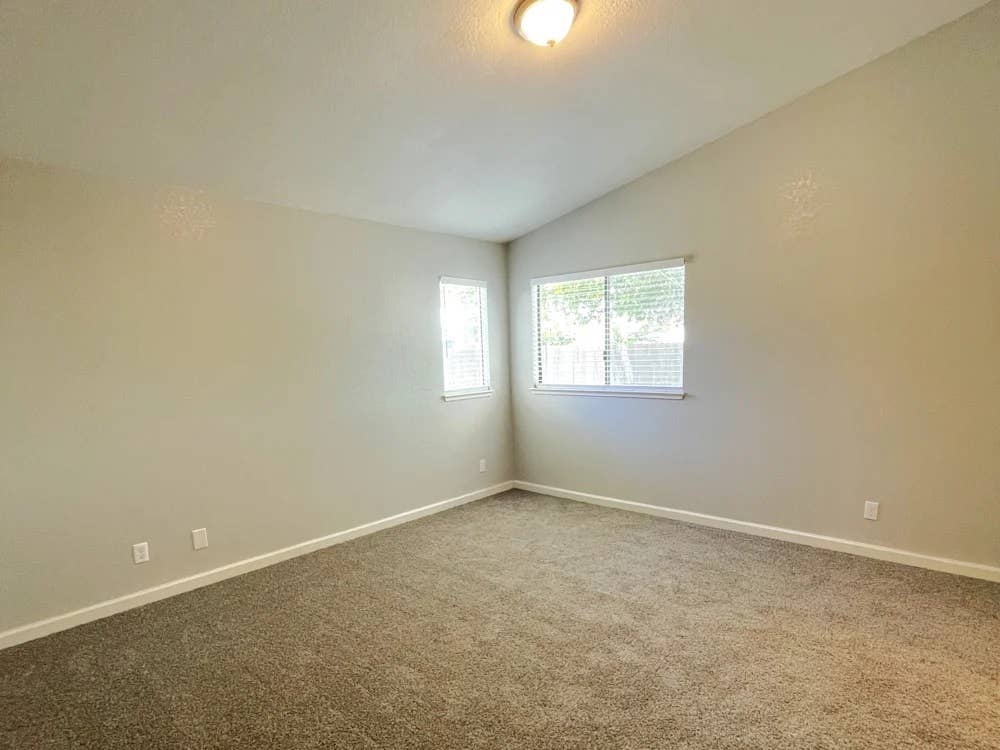Private Bedroom + Bathroom $700/mo