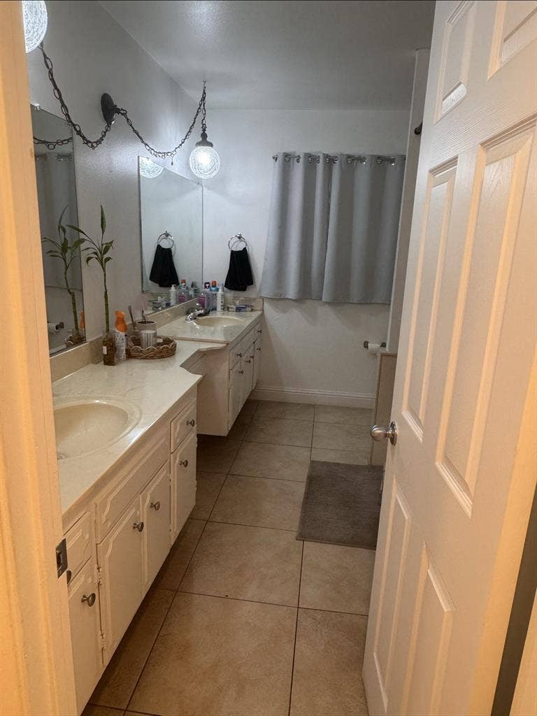 Roommate Needed