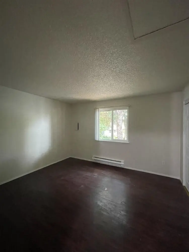 Spacious 2BED/1BATH APARTMENT